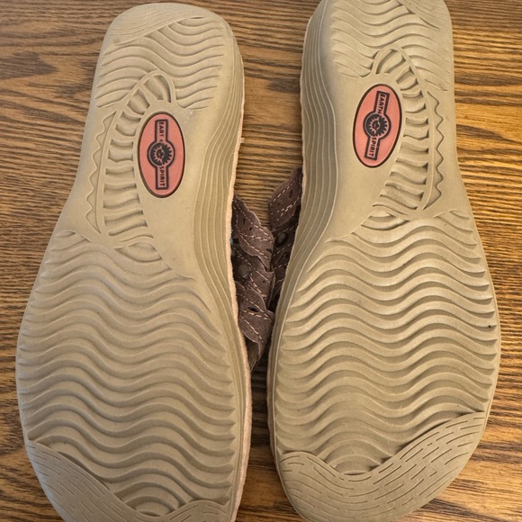 Earth Spirit Women's Tan and Brown Sandals -Size 8.5 - Picture 7 of 8